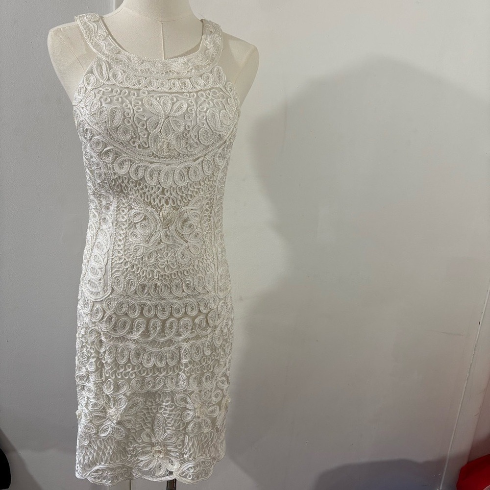 SUE WONG Appliqué Halter Sleeveless Dress White Ivory Sz 2 Bridal Embroidered